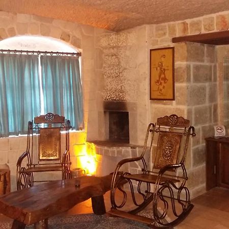 Oread Cave Suites Юргюп Екстериор снимка
